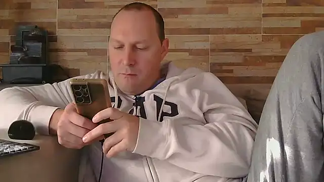 lustonfan online show from 06/17/26, 01:21