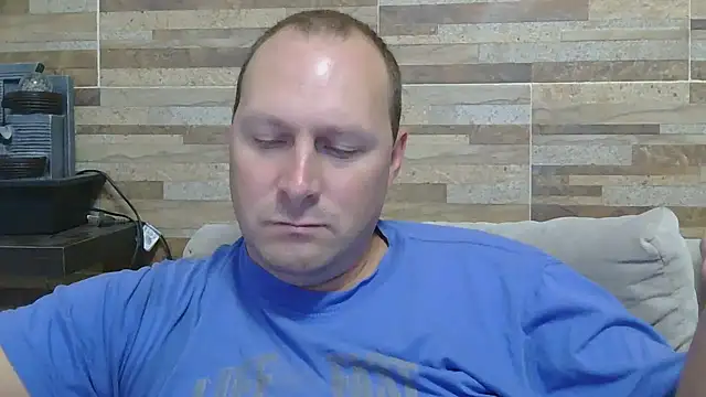 Snapshot of lustonfan chatting on 04/20/26, 12:35 lustonfan online show from 04/20/26, 12:35