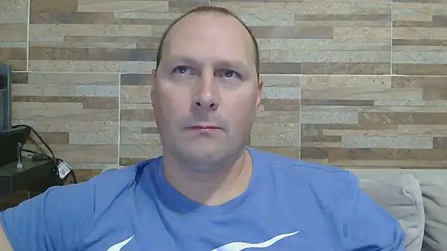 Snapshot of lustonfan chatting on 05/20/26, 12:07 lustonfan online show from 05/20/26, 12:07