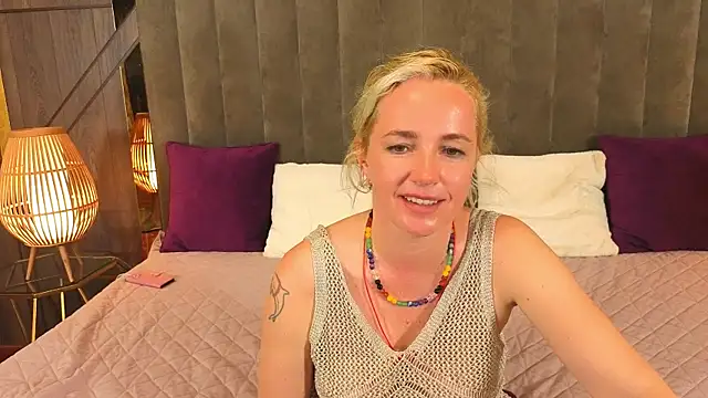 Snapshot of Alaska_Si chatting on 06/06/26, 12:43 Alaska Si online show from 06/06/26, 12:43