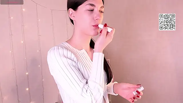 LunaRossaa online show from 04/21/26, 12:01