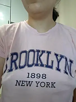 Emi hot1 online show from 04/03/26, 02:23