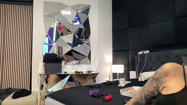 AMBER HARD online show from 04/06/26, 12:06