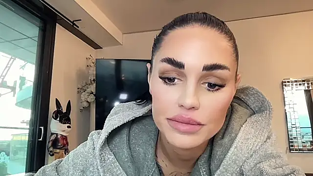 AMBER HARD online show from 04/16/26, 06:08