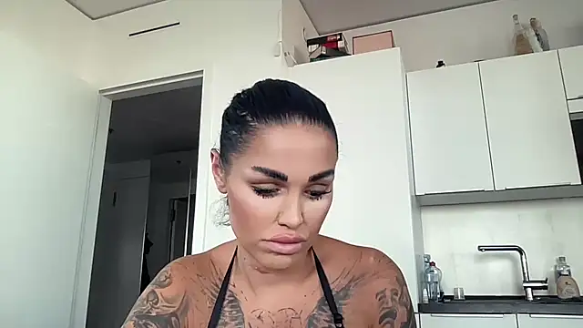 AMBER HARD online show from 04/01/26, 04:48