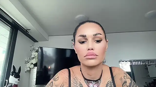 AMBER HARD online show from 04/13/26, 02:10