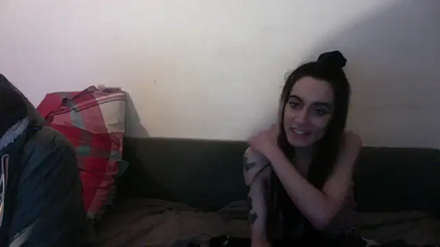 Snapshot of chiara-mario chatting on 04/06/26, 11:28 chiara-mario online show from 04/06/26, 11:28