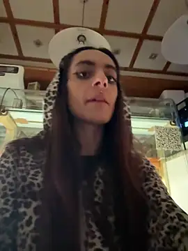 Snapshot of chiara-mario chatting on 03/20/26, 11:06 chiara-mario online show from 03/20/26, 11:06