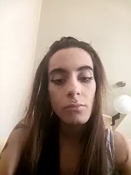 Snapshot of chiara-mario chatting on 04/06/26, 11:11 chiara-mario online show from 04/06/26, 11:11