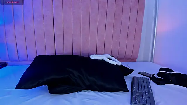 Snapshot of AriaMontes chatting on 03/26/26, 12:25 AriaMontes online show from 03/26/26, 12:25