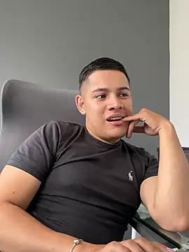 OliverTabordaa online show from 06/19/26, 03:29