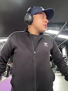 OliverTabordaa online show from 05/22/26, 07:45
