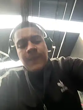 OliverTabordaa online show from 05/27/26, 04:47