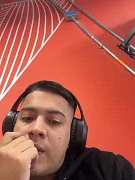 OliverTabordaa online show from 04/17/26, 08:22