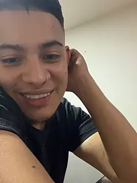 OliverTabordaa online show from 04/01/26, 09:23