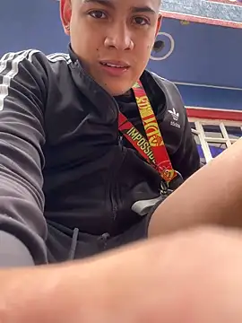 OliverTabordaa online show from 04/18/26, 08:53