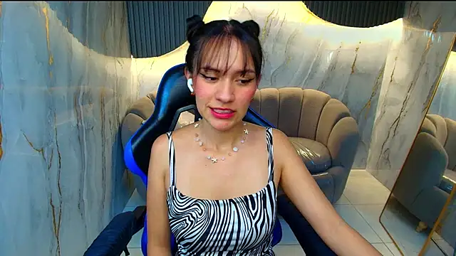 candy sky r online show from 04/23/26, 03:13
