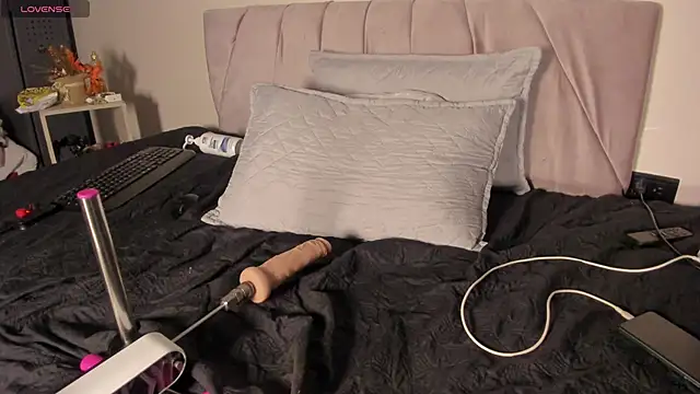 Snapshot of Dulce_tentacion_1 chatting on 03/15/26, 04:08 Dulce tentacion 1 online show from 03/15/26, 04:08