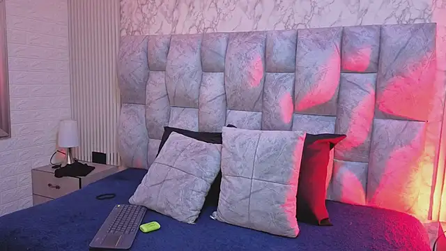 LyraenBlue online show from 04/11/26, 04:21