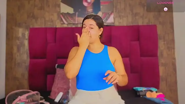 Isabella  Stone1 online show from 03/12/26, 07:40