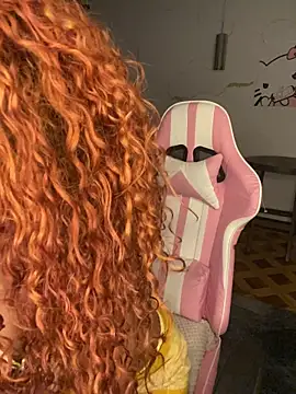 ThePrettyTiana online show from 04/18/26, 07:58