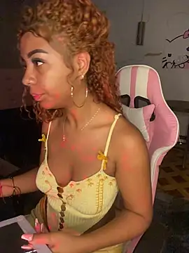 ThePrettyTiana online show from 04/18/26, 07:07