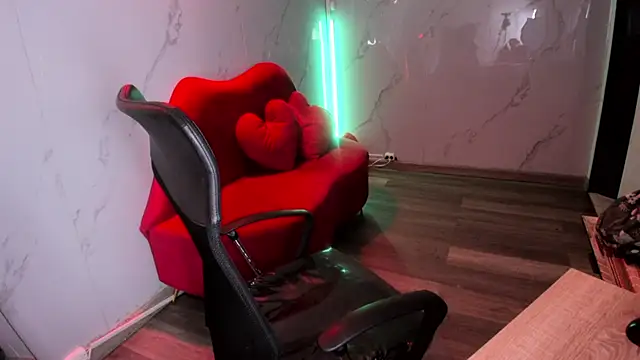 Ivy Brown  online show from 03/11/26, 12:21