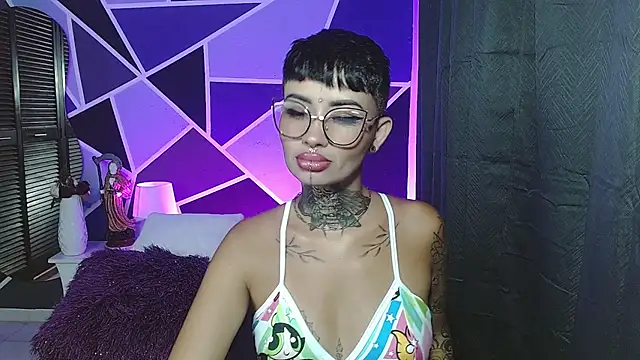 Sol Baker online show from 04/08/26, 03:41