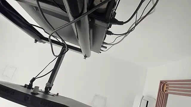 kristen-thomson online show from 04/25/26, 06:05