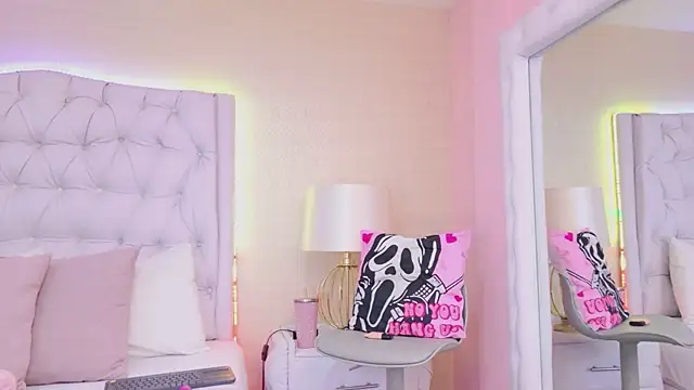 MeganRoseh online show from 04/06/26, 10:44