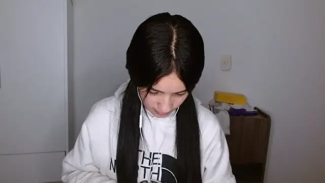 Lucy engel online show from 04/10/26, 12:50