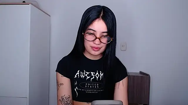Lucy engel online show from 04/24/26, 12:23