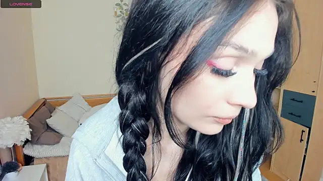 Snapshot of LynnCiprian chatting on 04/25/26, 08:39 LynnCiprian online show from 04/25/26, 08:39