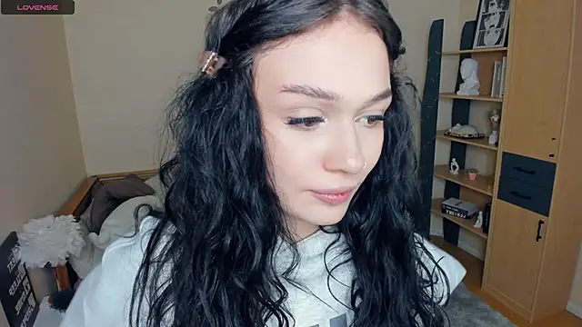 LynnCiprian online show from 04/11/26, 07:50