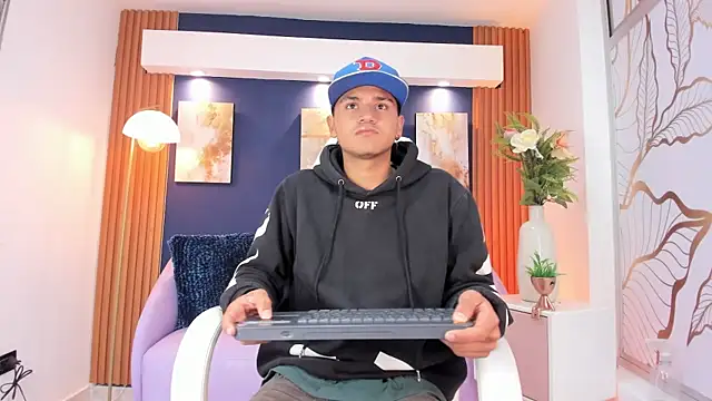 Ikaika Kalani online show from 03/25/26, 12:59