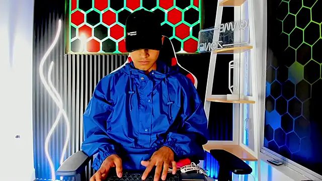 Ikaika Kalani online show from 03/30/26, 01:01