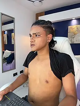 Ikaika Kalani online show from 03/19/26, 01:44