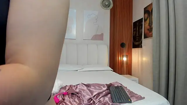 maddieperez  online show from 03/26/26, 02:32