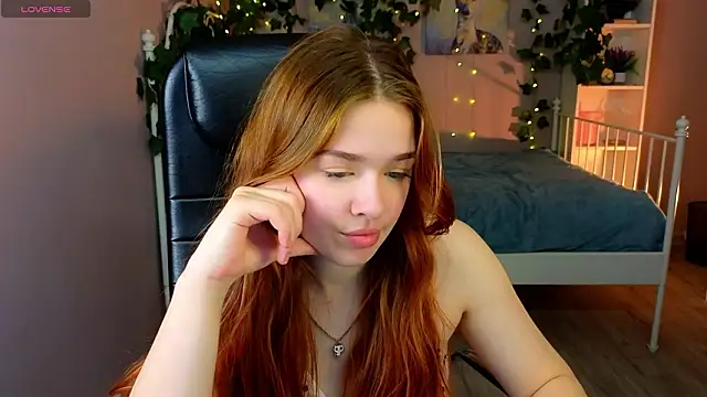 TiffanyVex online show from 03/22/26, 12:29