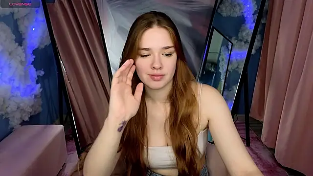 TiffanyVex online show from 03/08/26, 12:30