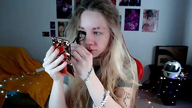 Nica Kawaii online show from 04/10/26, 07:48