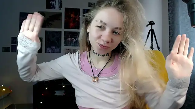 Nica Kawaii online show from 04/21/26, 10:00