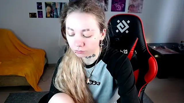 Nica Kawaii online show from 03/31/26, 08:05