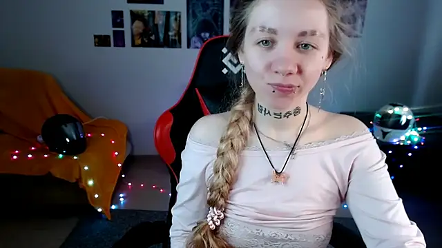 Nica Kawaii online show from 04/05/26, 07:59