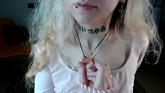 Nica Kawaii online show from 03/29/26, 07:32