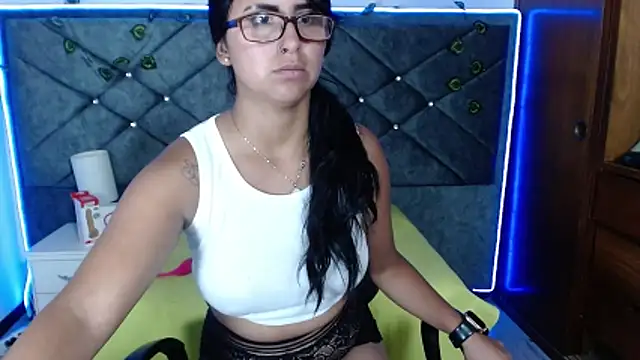 Alisha Gamskar13 online show from 04/15/26, 01:26