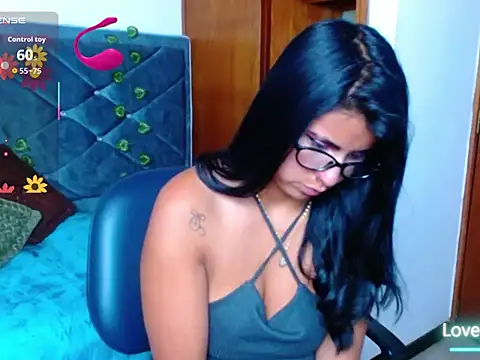 Snapshot of Alisha_Gamskar13 chatting on 06/18/26, 01:38 Alisha Gamskar13 online show from 06/18/26, 01:38