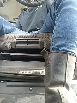 youp8444 online show from 04/11/26, 12:42