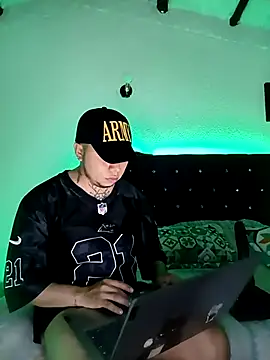 Decker Velvett online show from 03/10/26, 04:49