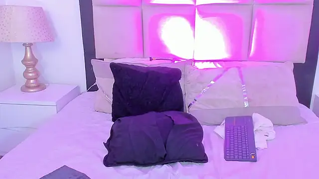 Amber Harriis online show from 03/25/26, 01:21